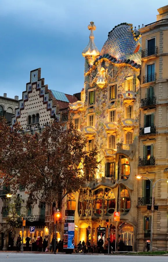 Fachada Finca Regia Eixample Barcelona